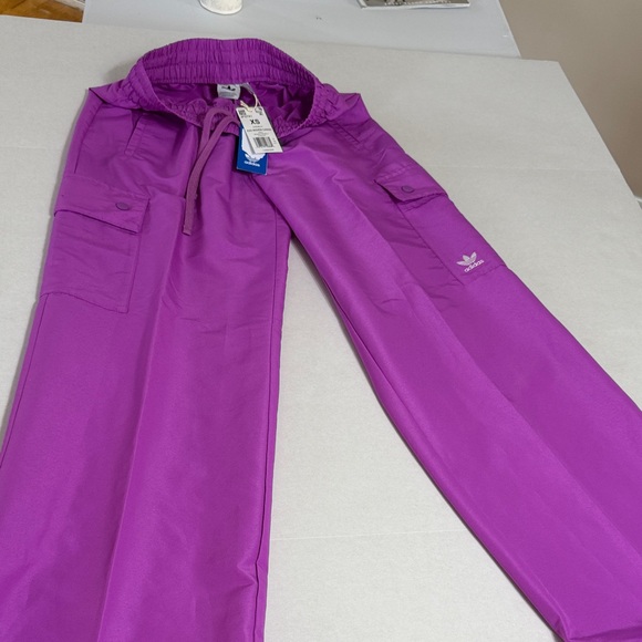 Adidas Purple Athletic Cargo Outdoor Workout Windbreaker Pants XS New With Tags - Picture 11 of 16